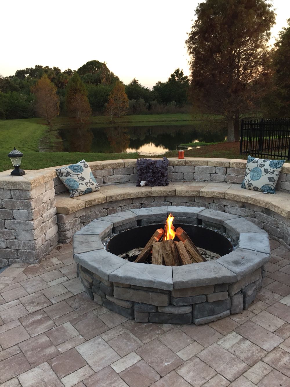 Stylish Outdoor Ambiance With DIY Firepit