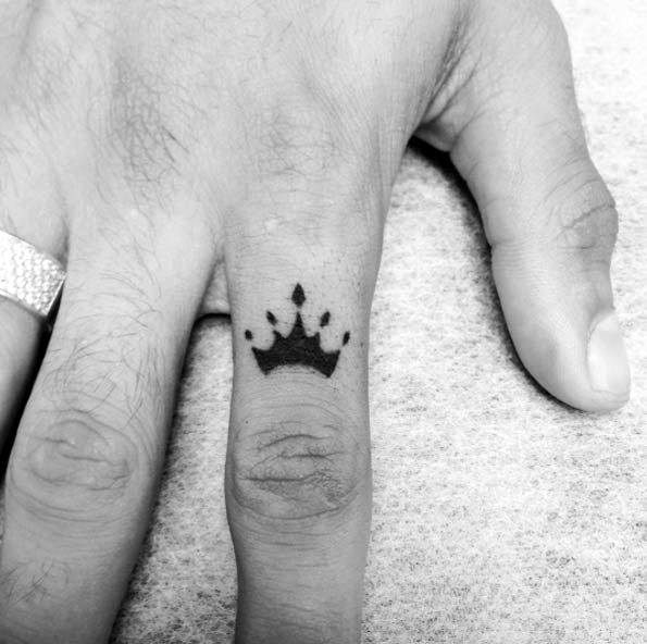 Cool Small Hand Tattoos For Guys