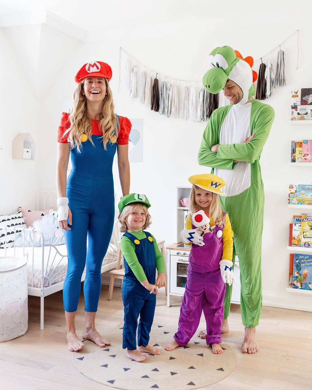 Family Halloween Photo Ideas