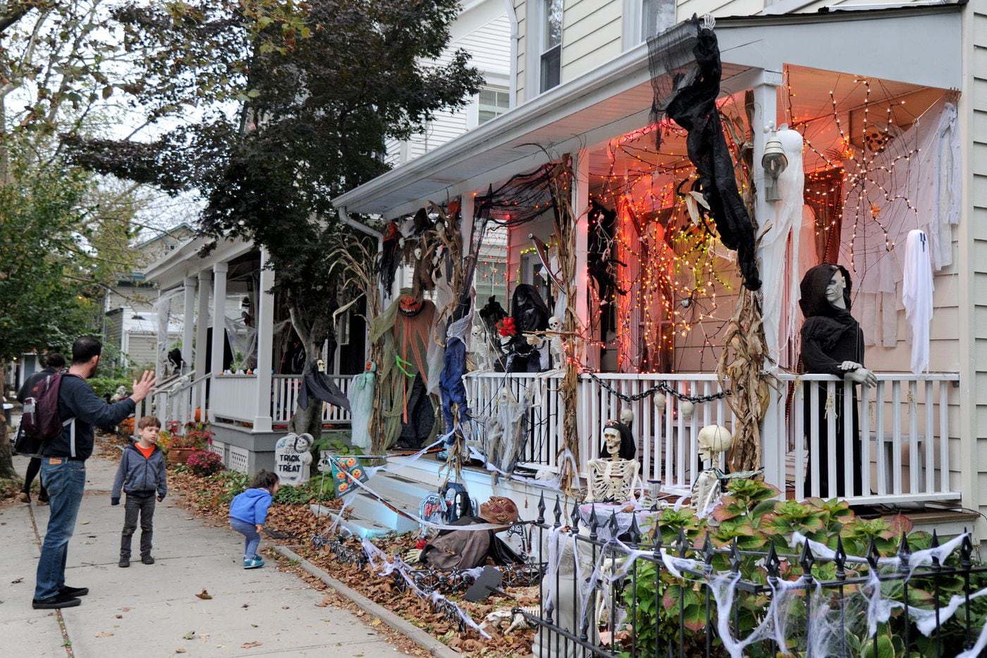 Halloween Ideas For Neighborhood