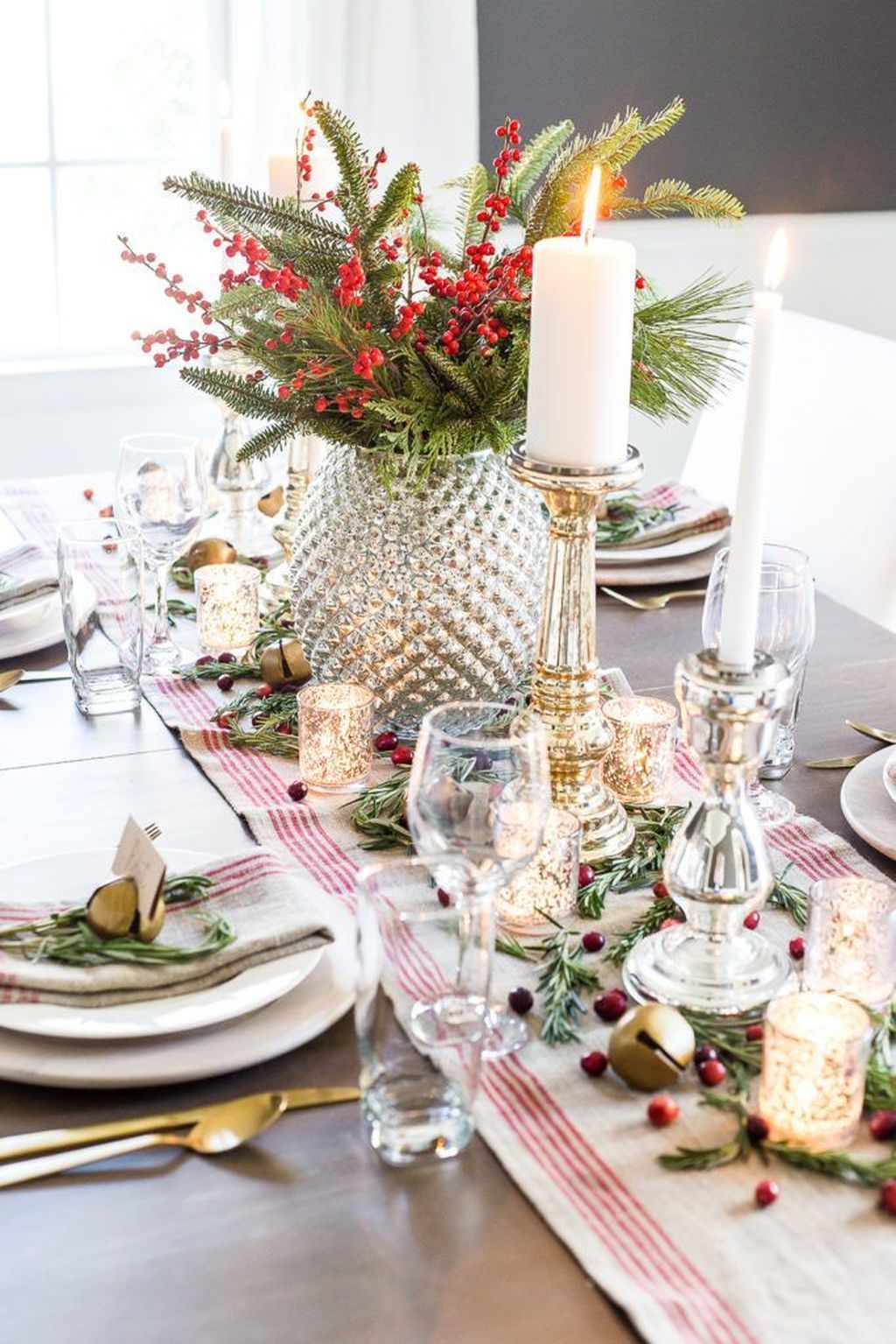 Holiday Centerpiece Ideas For Round Tables
