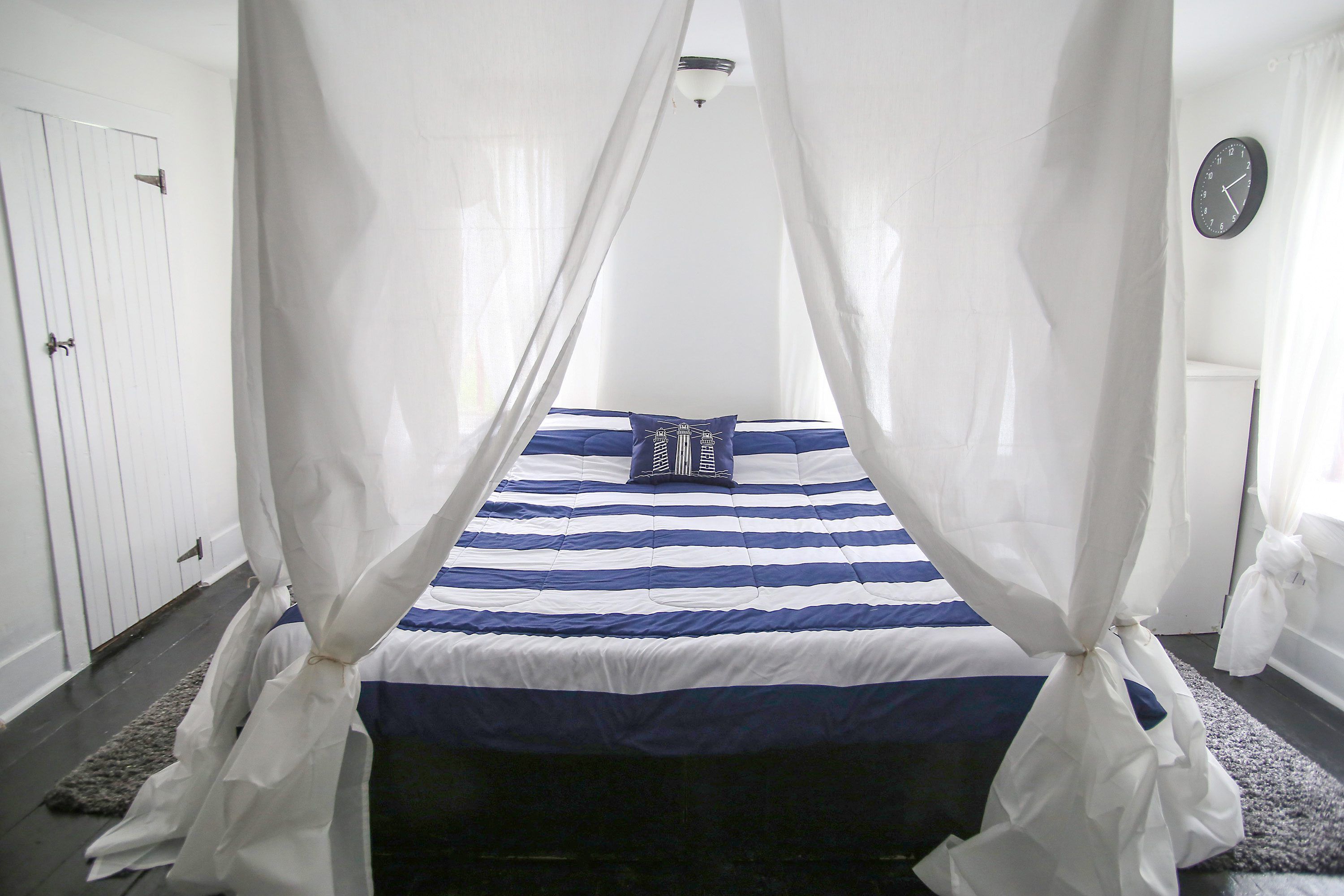 How To Hang Bed Canopy Without Drilling