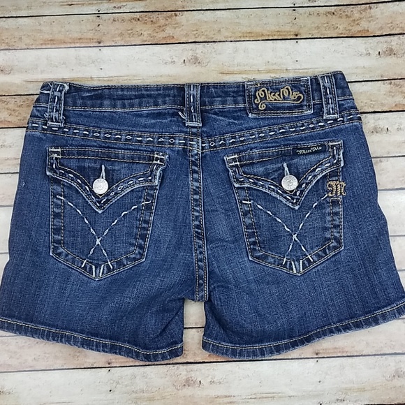 Miss Me Shorts Size 29