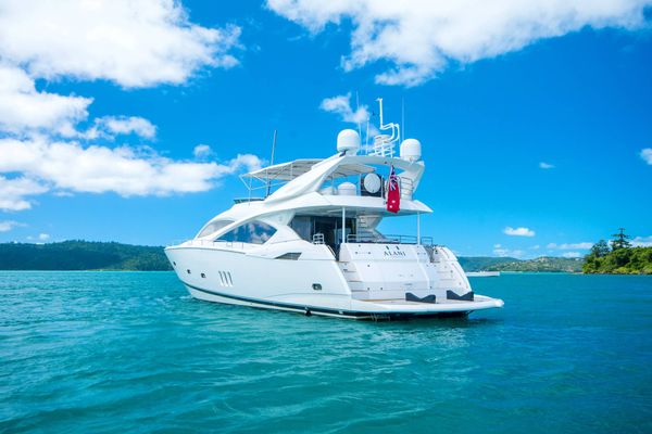 Motor Yacht Charter Whitsundays