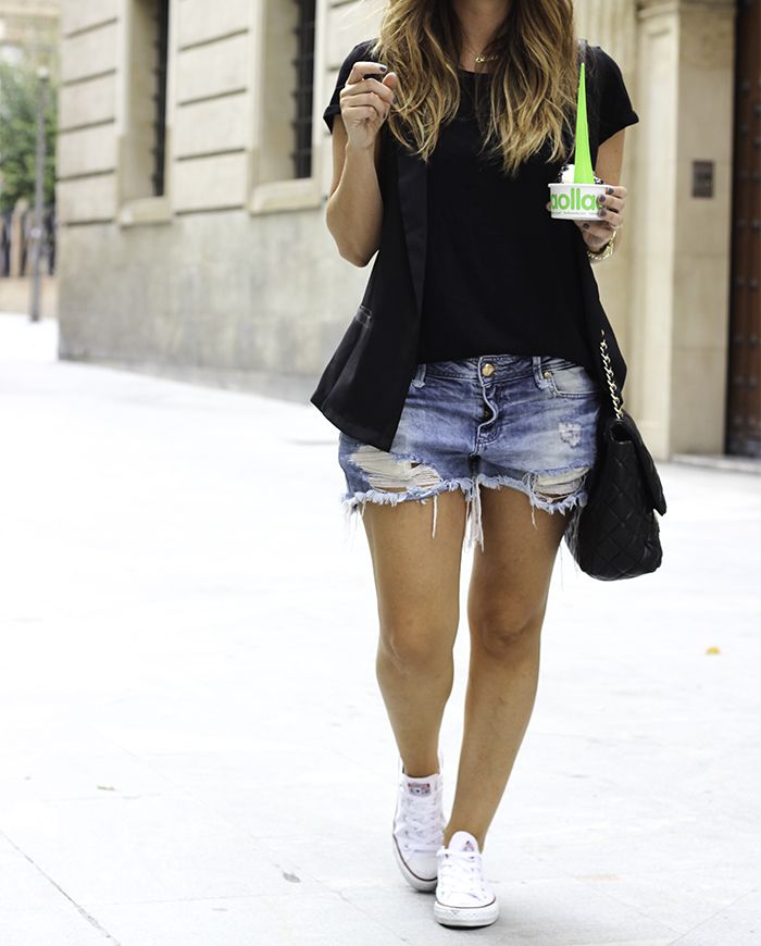 Outfit Con Tenis Converse Blancos Mujer