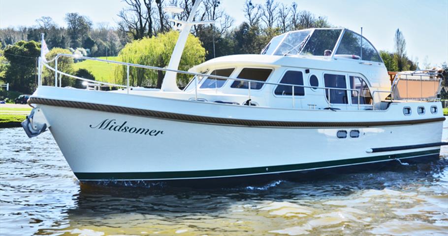 Private Boat Hire Kingston Upon Thames